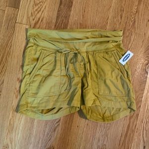 Brand new Old Navy maternity shorts